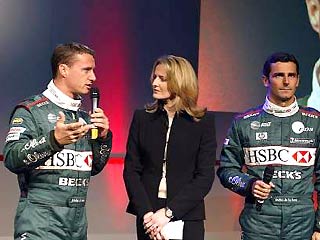Команда "Формулы-1" "Ягуар" уволила в пятницу своих пилотов Эдди Ирвайна и Педро Де Ла Росу