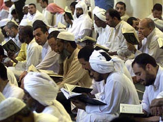 С наступлением месяца Рамадан МВД ряда мусульманских стран призывают всех "уважать чувства верующих". Нарушителей религиозных канонов ожидают наказания