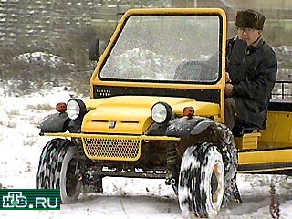 В Ивановской области конструкторы пытаются решить вечную российскую проблему - отсутствие нормальных дорог. В итоге фермерам предложили вездеход на колесах