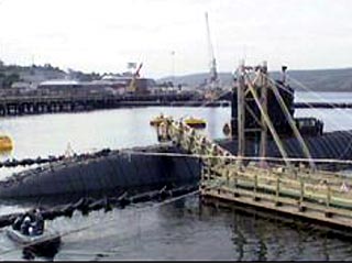 Британская субмарина, напоровшаяся на камни, прибыла на базу Faslane в Шотландии