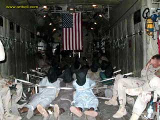 Скандал в Пентагоне: фотографии перевозки пленных талибов появились в интернете