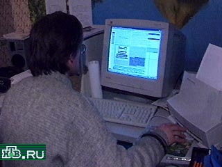 В электронной почте стали появляться анонимные утечки из спецслужб о положении в стране. Александр Лукашенко вынужден вести жестокую борьбу с бойцами невидимого фронта