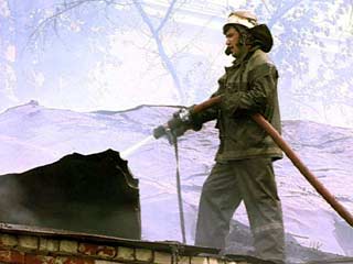 На юго-востоке Москвы горят складские помещения