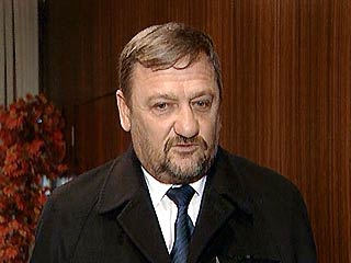 Референдум по Конституции Чечни планируется провести в марте-апреле 2003 года, сообщил Ахмад Кадыров