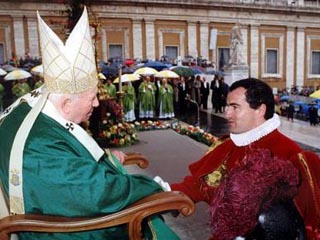 Папа Иоанн Павел II официально назначил на должность капитана ватиканской гвардии Эльмара Теодора Мадера