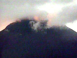 Эквадорскую столицу накрыло выброшенное вулканом газовое облако
