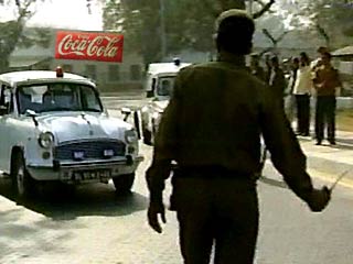Индийская полиция арестовала 17 коммунистических активистов, обвиняемых в нападении на склад американского концерна Coca-Cola