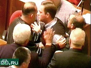 В парламенте Грузии произошла драка