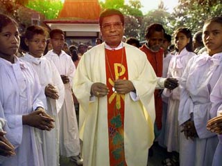 Епископ Карлуш Белу сложил с себя полномочия на Восточном Тиморе