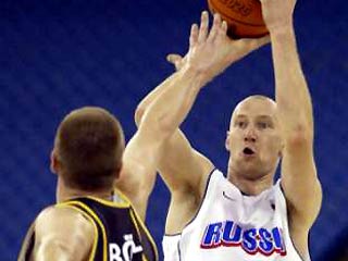 Российские баскетболисты не смогли досрочно завоевать путевку на Евро-2003