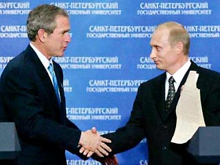La Vanguardia: Путин развивает отношения с Бушем, стремясь получить свободу действий в Чечне