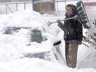 8 человек погибли из-за снежной бури, обрушившейся на восточное побережье США