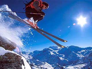 Швейцария разрешила российским туристам кататься на Новый год на лыжах в Альпах