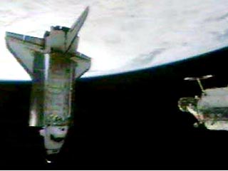 Корабль Endeavour благополучно совершил посадку на космодроме на мысе Канаверал, хотя и на три дня позже, чем предусматривала программа полета