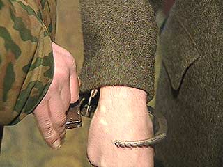 В Ленинградской области задержан вооруженный солдат