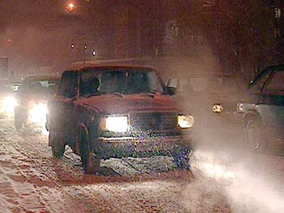 Из-за снегопада на дорогах Москвы образовались пробки