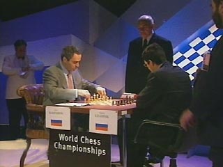 Гарри Каспаров выиграл первую партию матча по быстрым шахматам