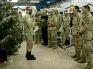 Солдаты и офицеры авиабазы международных антитеррористических сил, входящие в состав группировки в бишкекском аэропорту Манас, по-своему отметили сегодня западный Рождественский сочельник