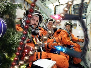 Экипаж МКС отмечает католическое Рождество