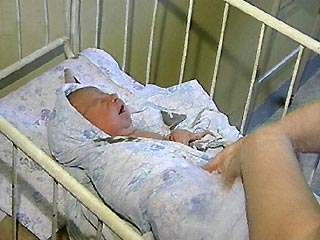 Российские власти покупают матерям дома, если те обещают родить троих детей