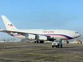 Владимир Путин прибыл в Уфу. Как передает корреспондент РИА "Новости", президентский лайнер приземлился в столичном аэропорту в 14:05 мск