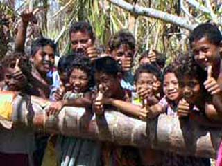Аборигенам острова Тикопия в Тихом океане удалось выжить после сильнейшего циклона Зое, который пронесся в минувшее воскресенье