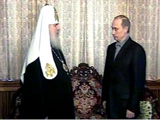 Президент пожелал Патриарху здоровья и успехов в его ответственном служении на посту предстоятеля Русской Православной Церкви