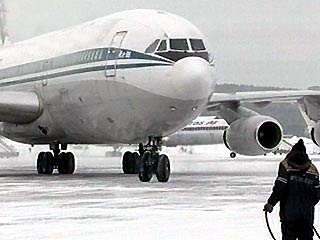 В Екатеринбурге совершил вынужденную посадку самолет с 350 пассажирами на борту