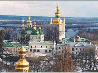На Украине Рождество - один из любимых народом праздников. В ночь на вторник  в богослужениях здесь приняли участие   5,2  миллиона  человек