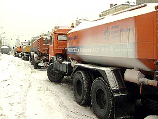 Крепкие рождественские морозы в московском регионе, побившие 32-градусный рекорд новогодней ночи, резко увеличили число "автоподснежников" в московских дворах и на открытых парковках