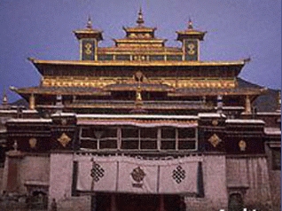 Туристов привлекают в Тибете старинные  ламаистские монастыри - кладезь древних тибетских знаний