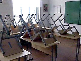 Учителя на Алтае объявили забастовку