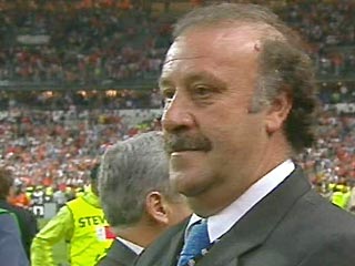 Лучшим футбольным тренером 2002 года признан Висенте дель Боске