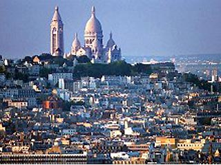 В Париже из-за угрозы теракта эвакуированы посетители знаменитой исторической церкви - Базилики Святого Сердца на Монмартре
