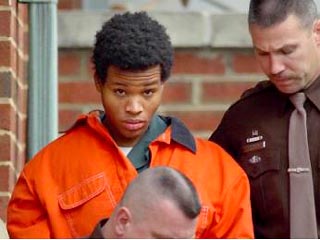 В США начинается судебный процесс над одним из двух "вашингтонских снайперов" - 17-летним уроженцем Ямайки Джоном Ли Малво