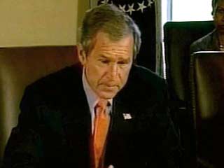 Впервые после событий 11 сентября рейтинг популярности президента США Джорджа Буша опустился до самой низкой отметки, составив менее 60%