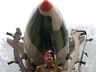 Индия успешно испытала многоцелевую ракету класса "земля- воздух"