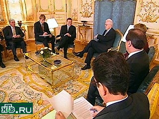 Франция готова конвертировать часть российской задолженности в акции предприятий, заявил сегодня премьер-министр Франции Лионель Жоспен