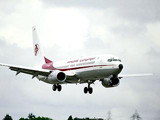 Три молодых человека захватили лайнер Boeing 737-800, принадлежащий местной авиакомпании Air Algerie, летевший в столицу из города Константин на востоке страны