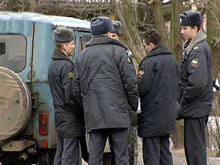 Взрывное устройство не установленной мощности было привязано к дереву напротив входа в одно из частных охранных предприятий по улице Дзержинского