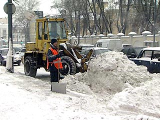 Власти Москвы будут самостоятельно эвакуировать машины, мешающие уборке улиц