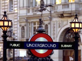 Поезд метро в Лондоне сошел с рельсов. В результате аварии пострадало не менее 29 человек
