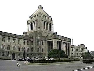 Неизвестный устроил пожар в здании парламента Японии