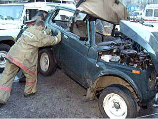 В 2002 году в ДТП на дорогах России погибли более 33 тысяч человек