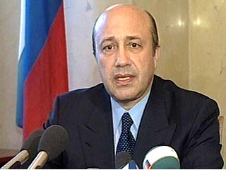 Глава МИД России Игорь Иванов высказался за продолжение активных политических усилий для урегулирования ситуации вокруг Ирака