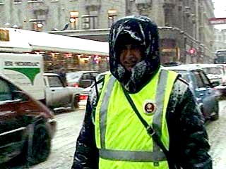 ГИБДД Москвы рекомендует водителям воздержаться от поездок из-за снегопада