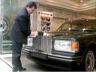 Министерство обороны Югославии объявило в среду о продаже автомобиля Rolls-Royse и пяти Mercedes-600/8, которыми пользовался бывший президент СФРЮ Иосип Броз Тито