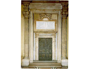 Святые врата Собора Святого Петра в Ватикане