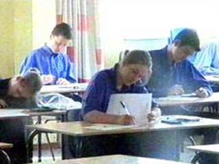 В этом году выпускники школ России будут поступать в высшие учебные заведения по новым правилам