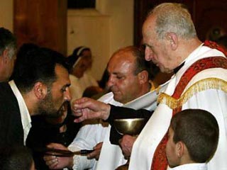 Кардинал Эчегарай совершил в христианском храме Багдада богослужение и молебен о мире